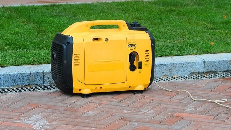 generatore di corrente in giardino