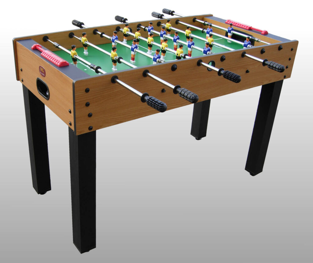 biliardino con aste telescopiche