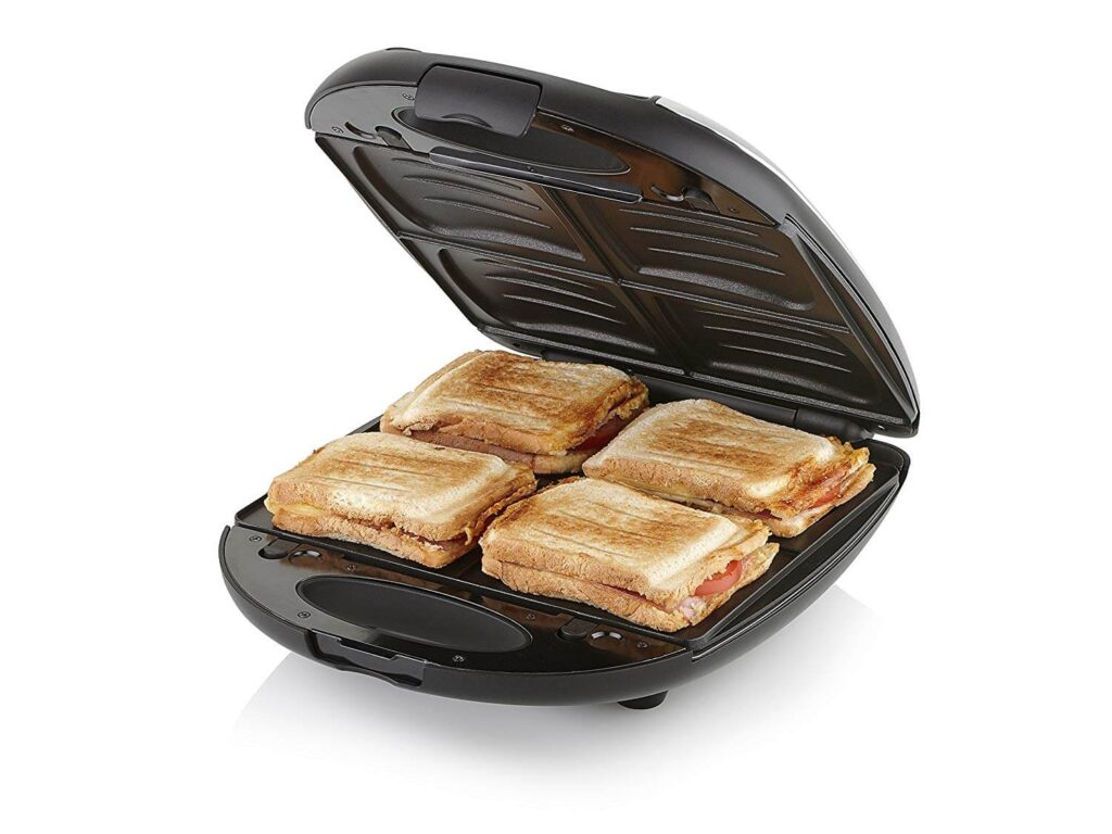 tostapane orizzontale con quattro toast