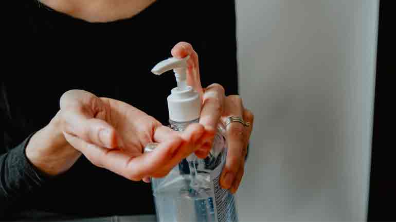 Dispenser igienizzante mani: quale scegliere