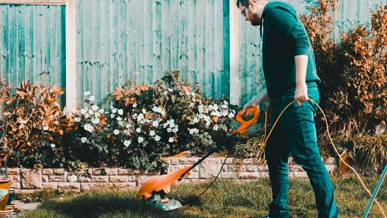 Come usare il decespugliatore, una guida rapida